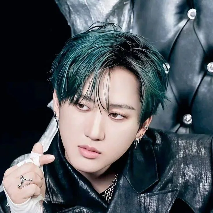 chat with ai character: Seo Changbin 