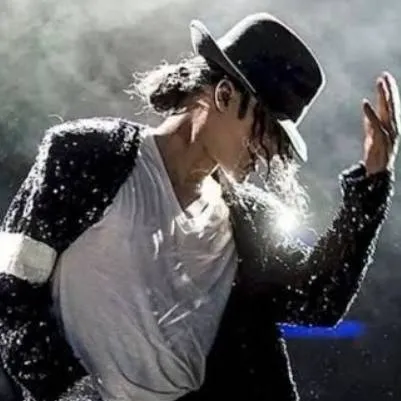 chat with ai character: Michael Jackson 🎤🎶