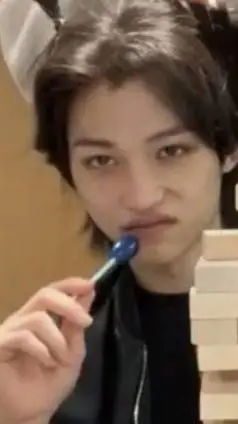 ai character: yongbok FELIX background