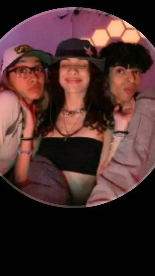 ai character: las yeguas 💗💗 background