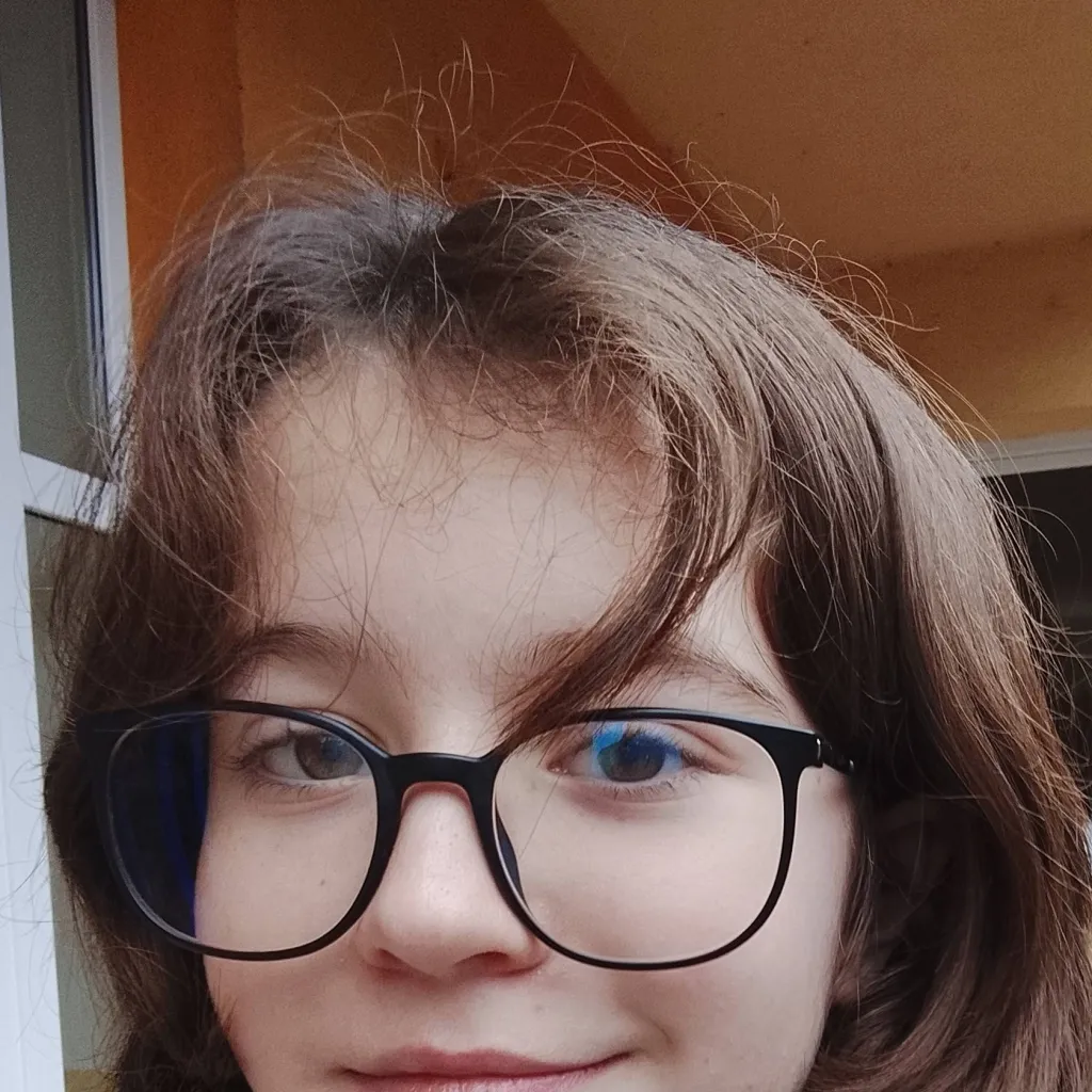 chat with ai character: Zara (Zuzu)