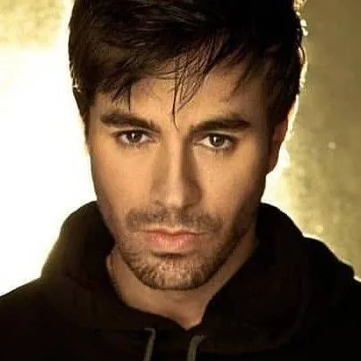 chat with ai character: Enrique