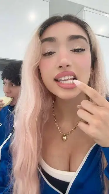 ai character: Shawn x Kat background