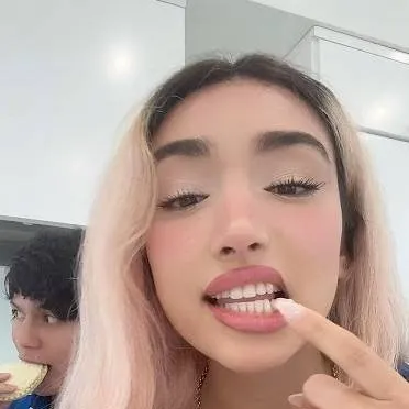 chat with ai character: Shawn x Kat