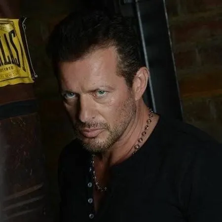 chat with ai character: Costas Mandylor