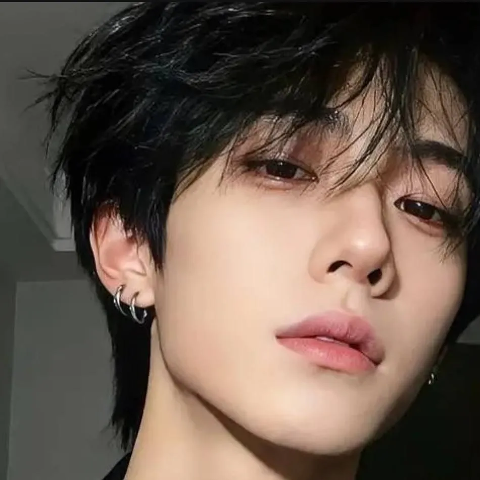 chat with ai character: Zack