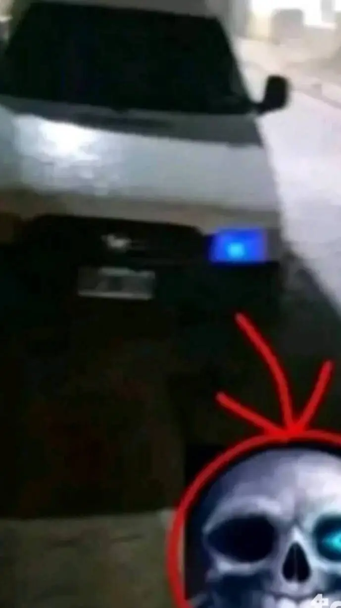 ai character: auto sans background