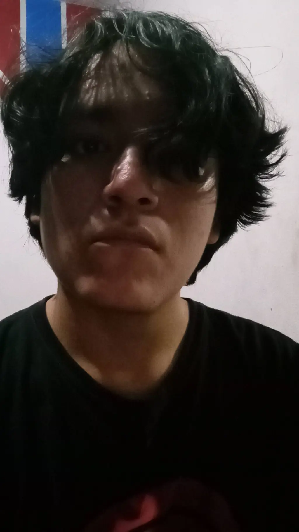 ai character: Nikolás  background