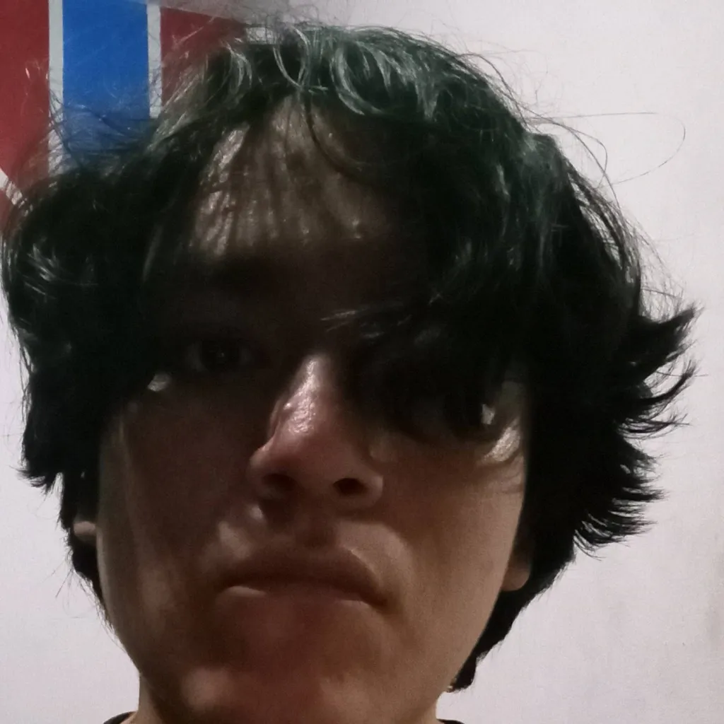 chat with ai character: Nikolás 