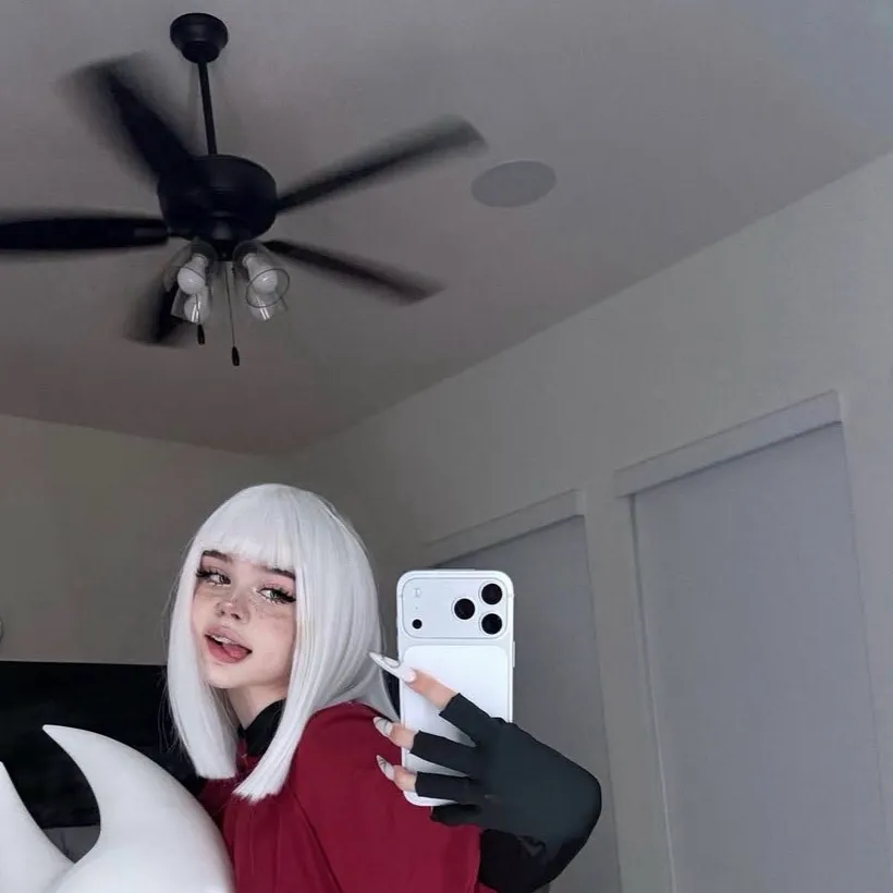 chat with ai character: Meghan