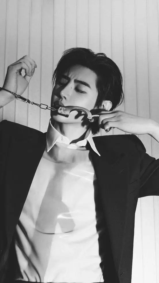 ai character: park sunghoon  background