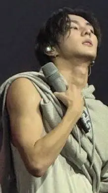 ai character: yang jungwon  background