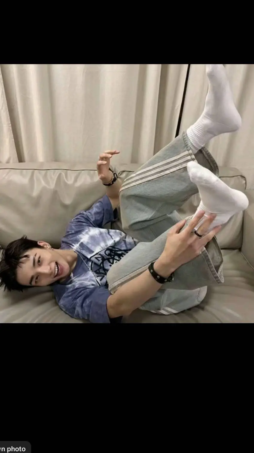 ai character: hyunjin background