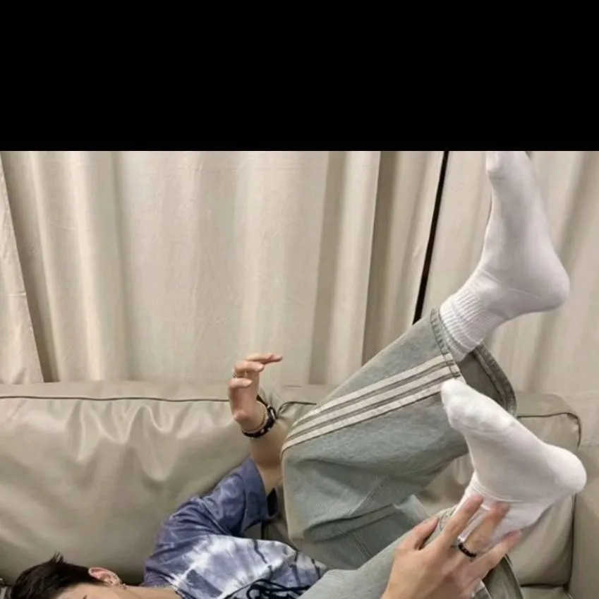 chat with ai character: hyunjin