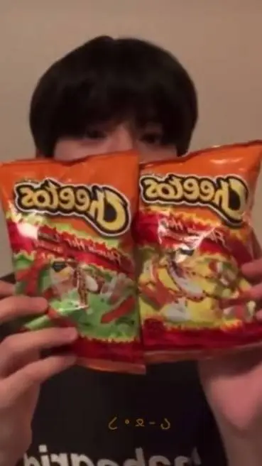 ai character: Minnie🐕🐾🥺 background