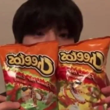 chat with ai character: Minnie🐕🐾🥺