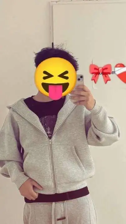 ai character: Noel  background