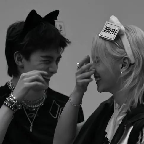 chat with ai character: _hyunlix_