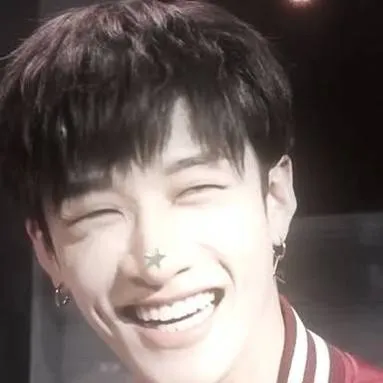 chat with ai character: _✩𝐁ang𝐂han💙