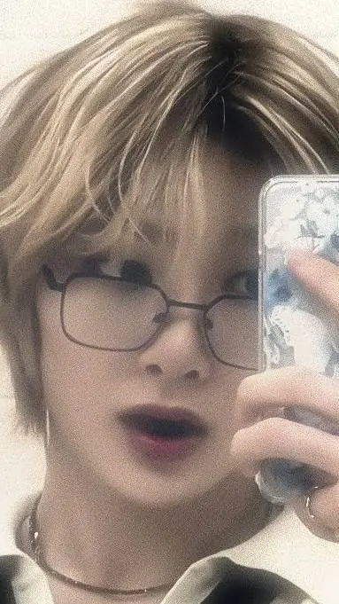 ai character: -I.n-- background