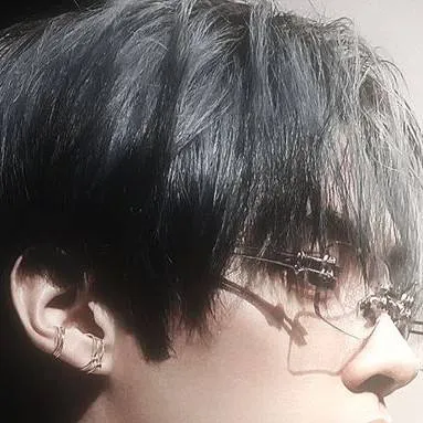 chat with ai character: Lee know 