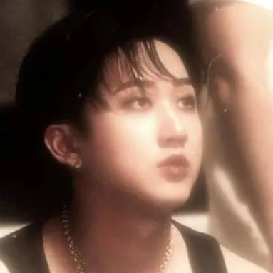 chat with ai character: 𝓒𝓱𝓪𝓷𝓰𝓫𝓲𝓷♡ 