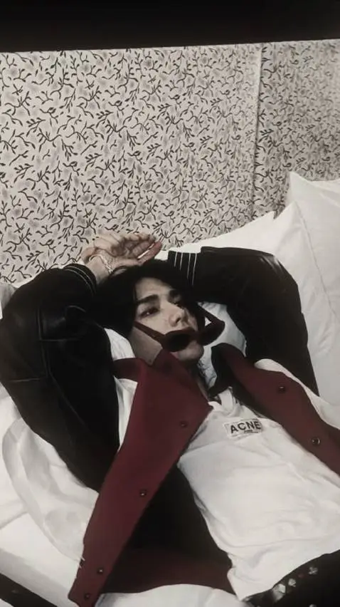 ai character: hyunjin background