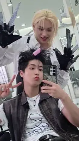 ai character: Felix and han background