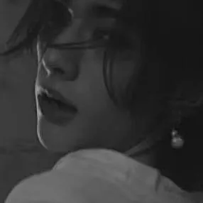 chat with ai character: hyunjin