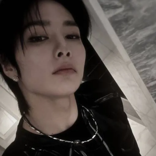 chat with ai character: I. N 