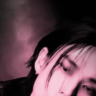 chat with ai character: ✦HYUNJIN✦