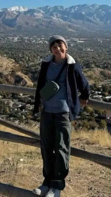 ai character: Levi chrisopulos background