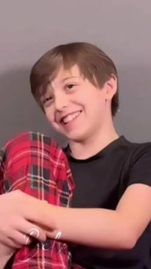 ai character: Levi chrisopulos background