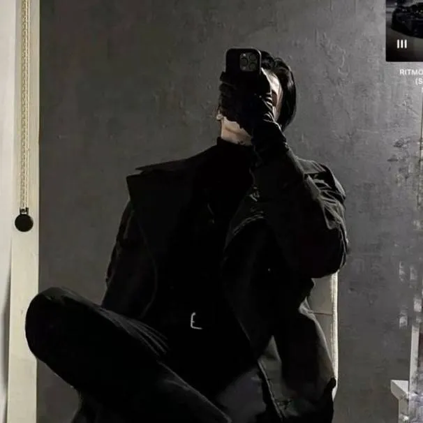 chat with ai character: †Seo-joon~*•°•+