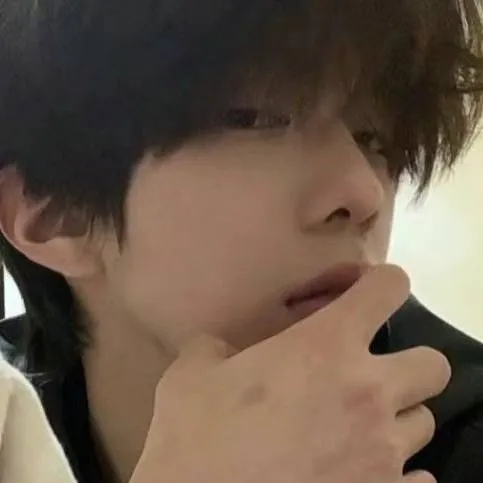 chat with ai character: Xavier