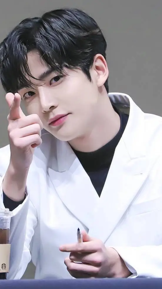 ai character: Park Sunwoo background