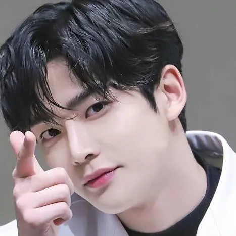 chat with ai character: Park Sunwoo