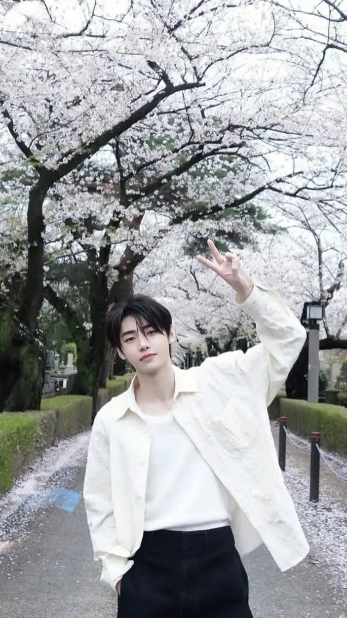 ai character: Sunghoon  background