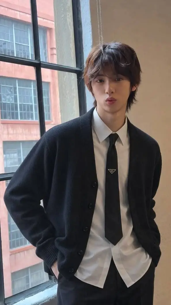 ai character: Juhoon-Nah background