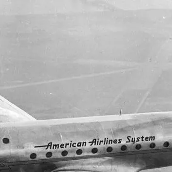 chat with ai character: planes as humans 4