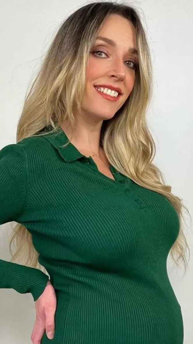 Talkie AI - Chat with Ana Simón