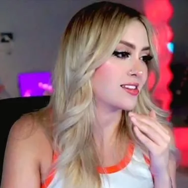 chat with ai character: Arigameplays