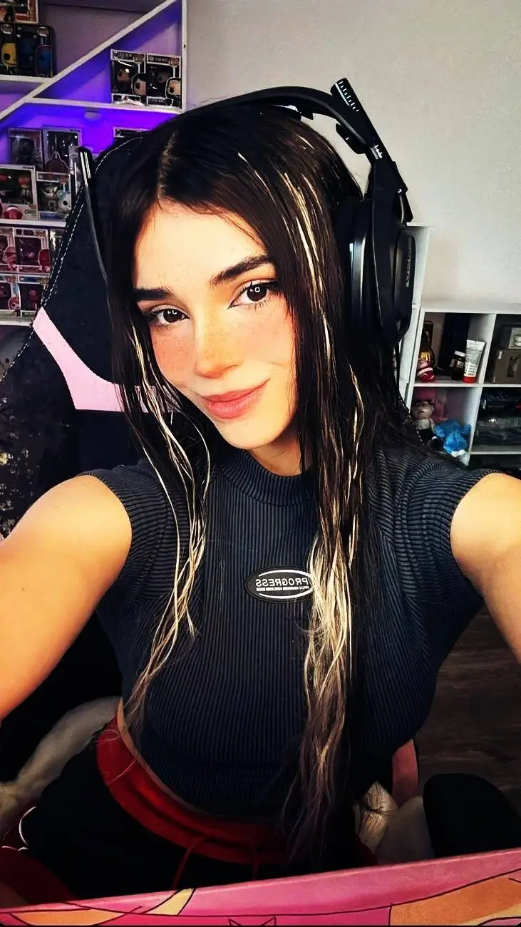 Talkie AI - Chat with Alana Flores