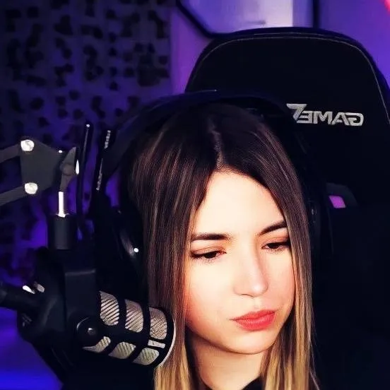 chat with ai character: Rivers_gg