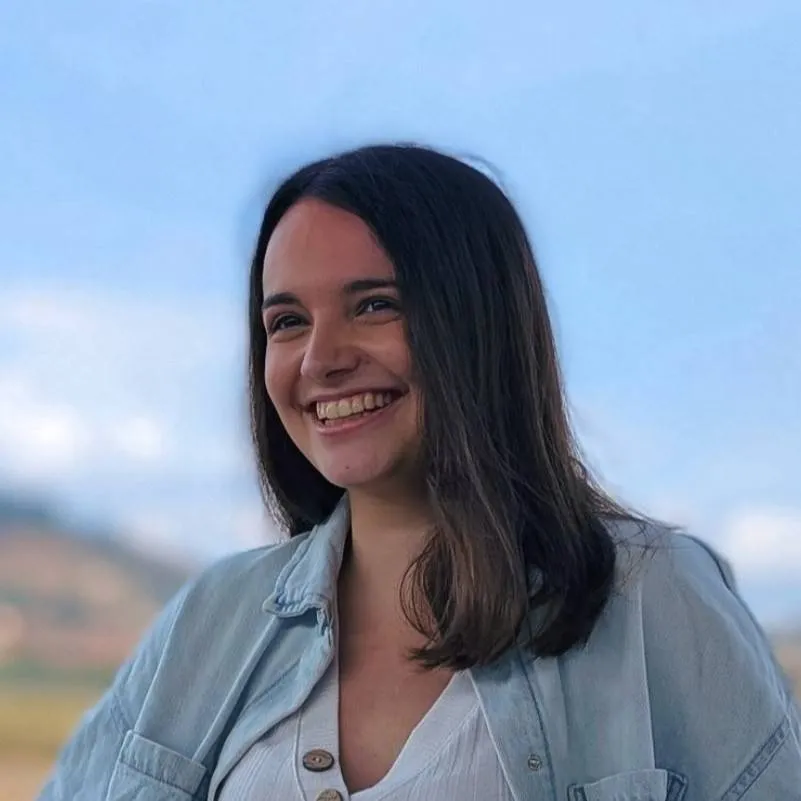 chat with ai character: Sarahoria