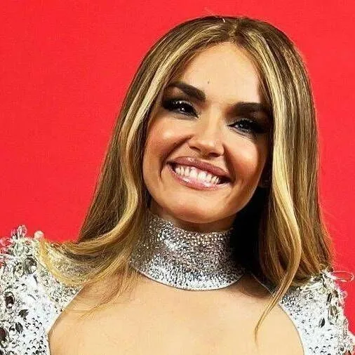 chat with ai character: Melody