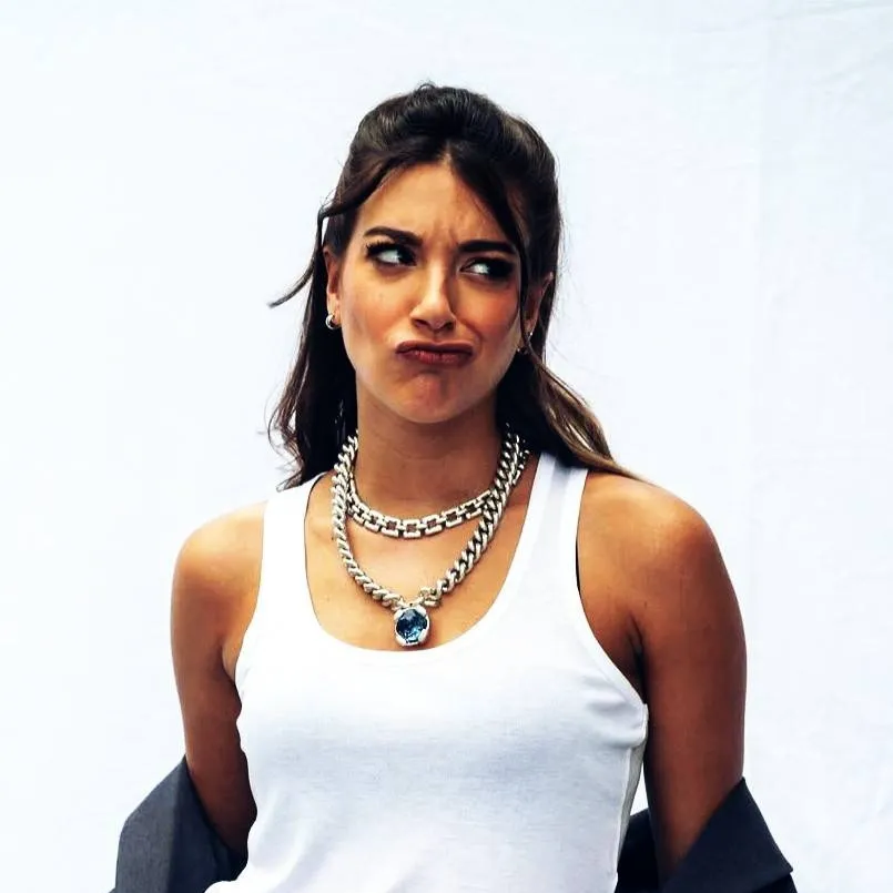 chat with ai character: Ana Guerra