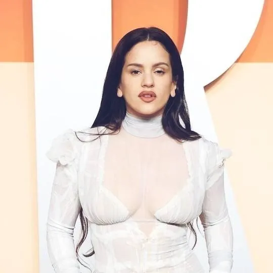 chat with ai character: Rosalia