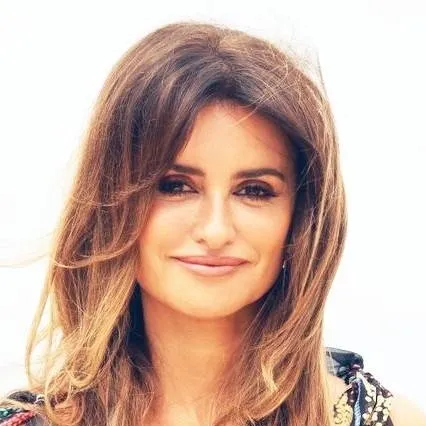 chat with ai character: Penelope Cruz