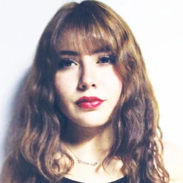 chat with ai character: Vivi Alto
